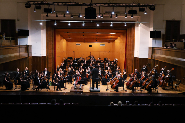 Dragan Suzuki Đorđević, maestro Aleksandar Kojić and the RTS Kolarac Symphony Orchestra, September 21, 2023.